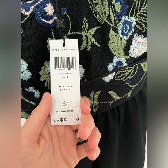 BCBG generation Black Mini Embroidered Floral dress Size 4 NWT - Picture 4 of 9
